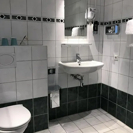 Otel Luxer 3*